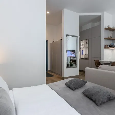 Studio, Premium Design 5 Min Old Town Self Check-in Riga
